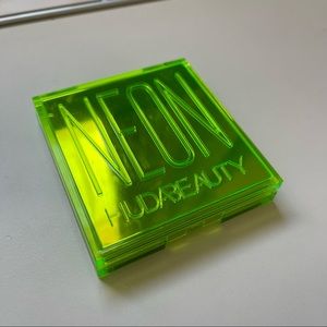 Huda Beauty Neon Eyeshadow Palette